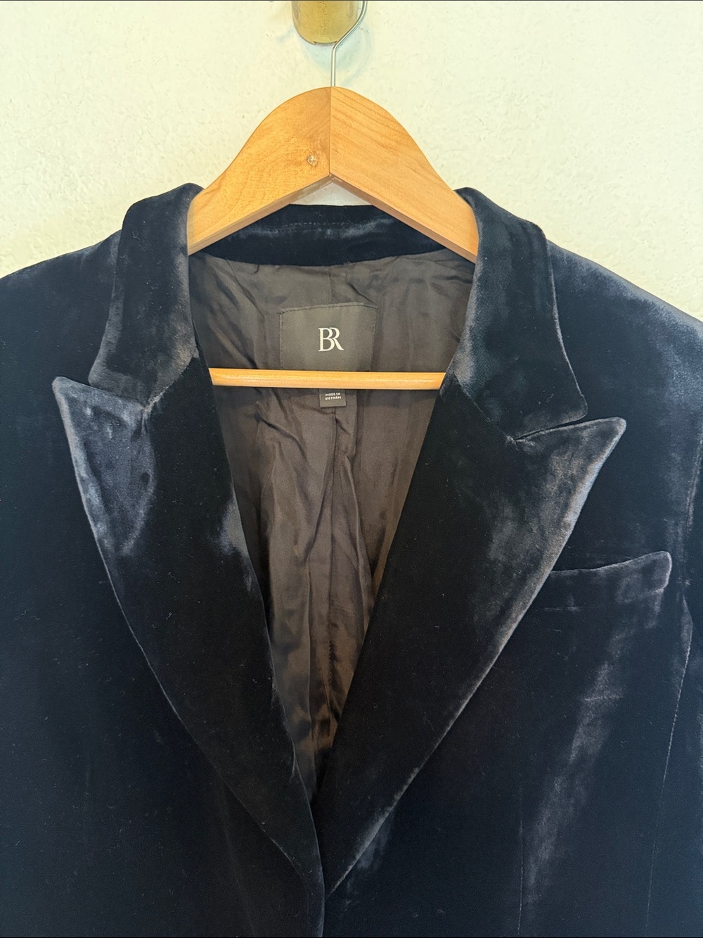 Perfect Banana Republic Velvet Black Blazer 10 - Picture 2 of 8